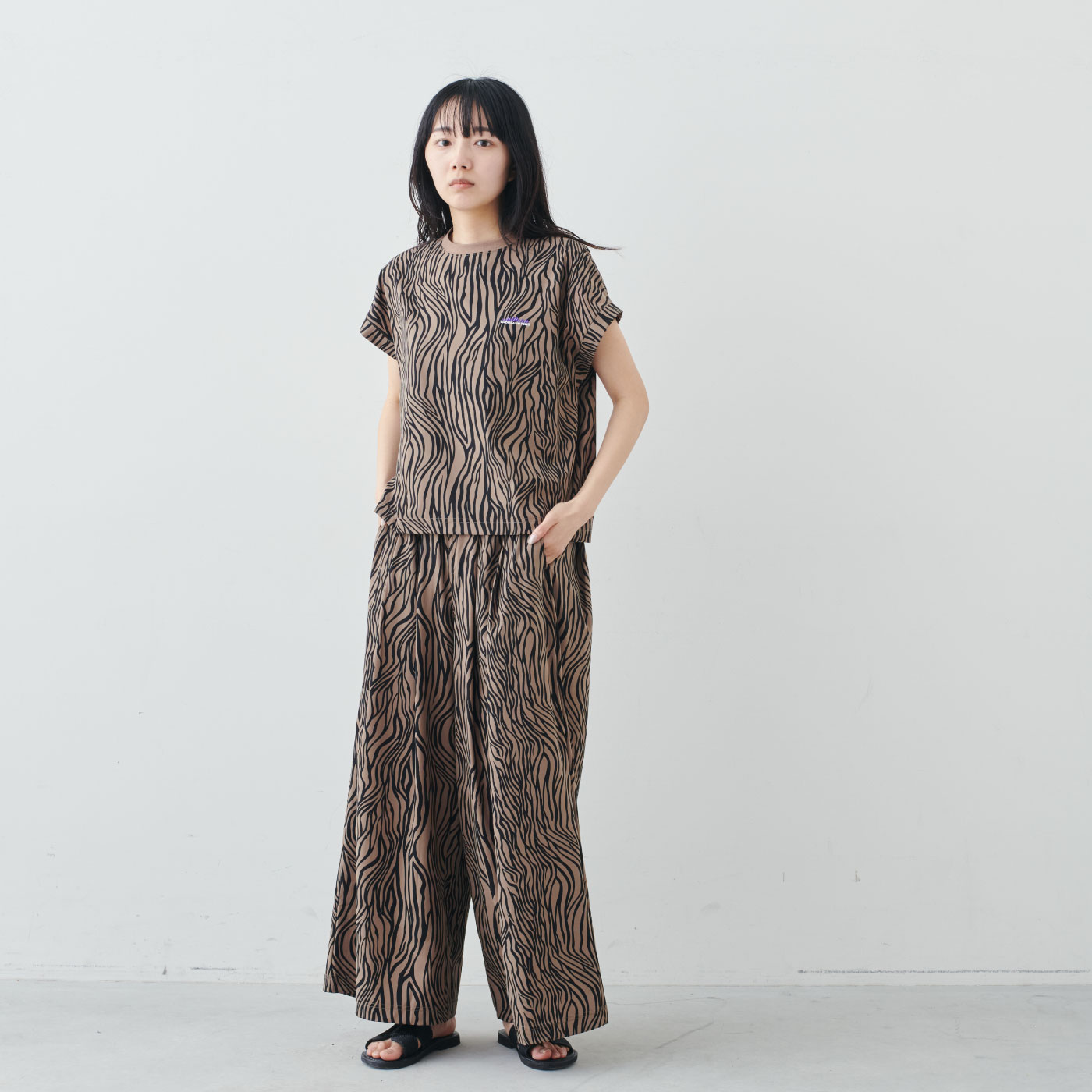 フェリシモファッションニュース|THOUSAND MILE FRENCH SLEEVE SHIRT＆WIDE PANTS SET〈ZEBRA〉