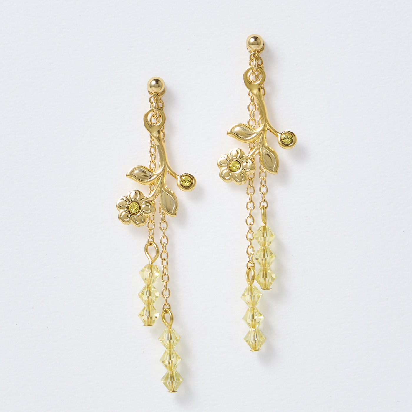 フェリシモギフトショップ|花と６粒クリスタルガラスイヤアクセ〈イエロー〉