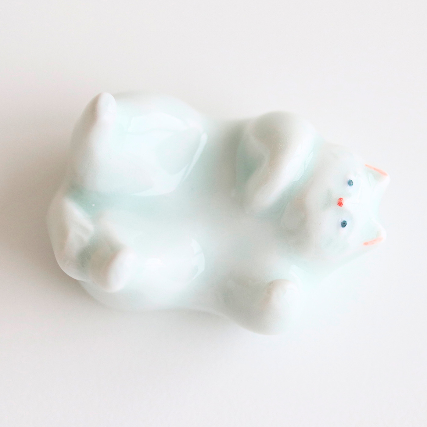 フェリシモの雑貨 Kraso|猫 箸置き ごろり〈白〉